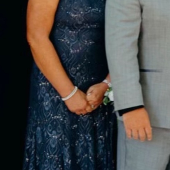 R&M Richards Gray Short Sleeve Wedding Dress - Picture 7 of 10